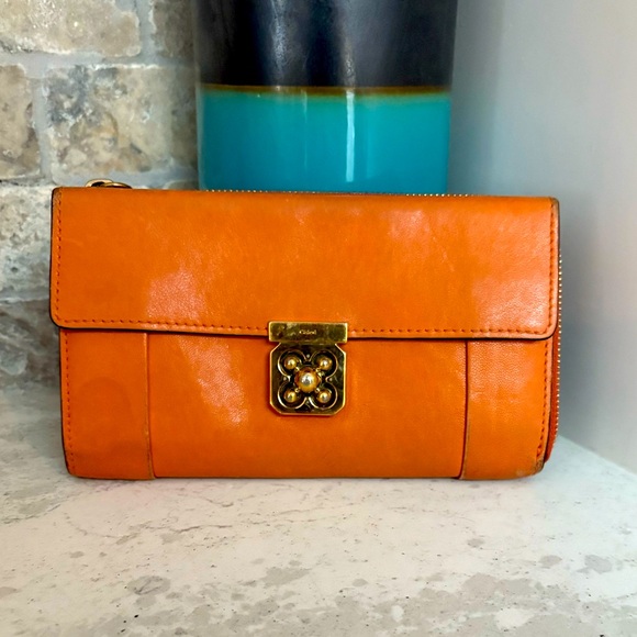 Chloe Handbags - Chloè Elsie Continental Wallet EUC